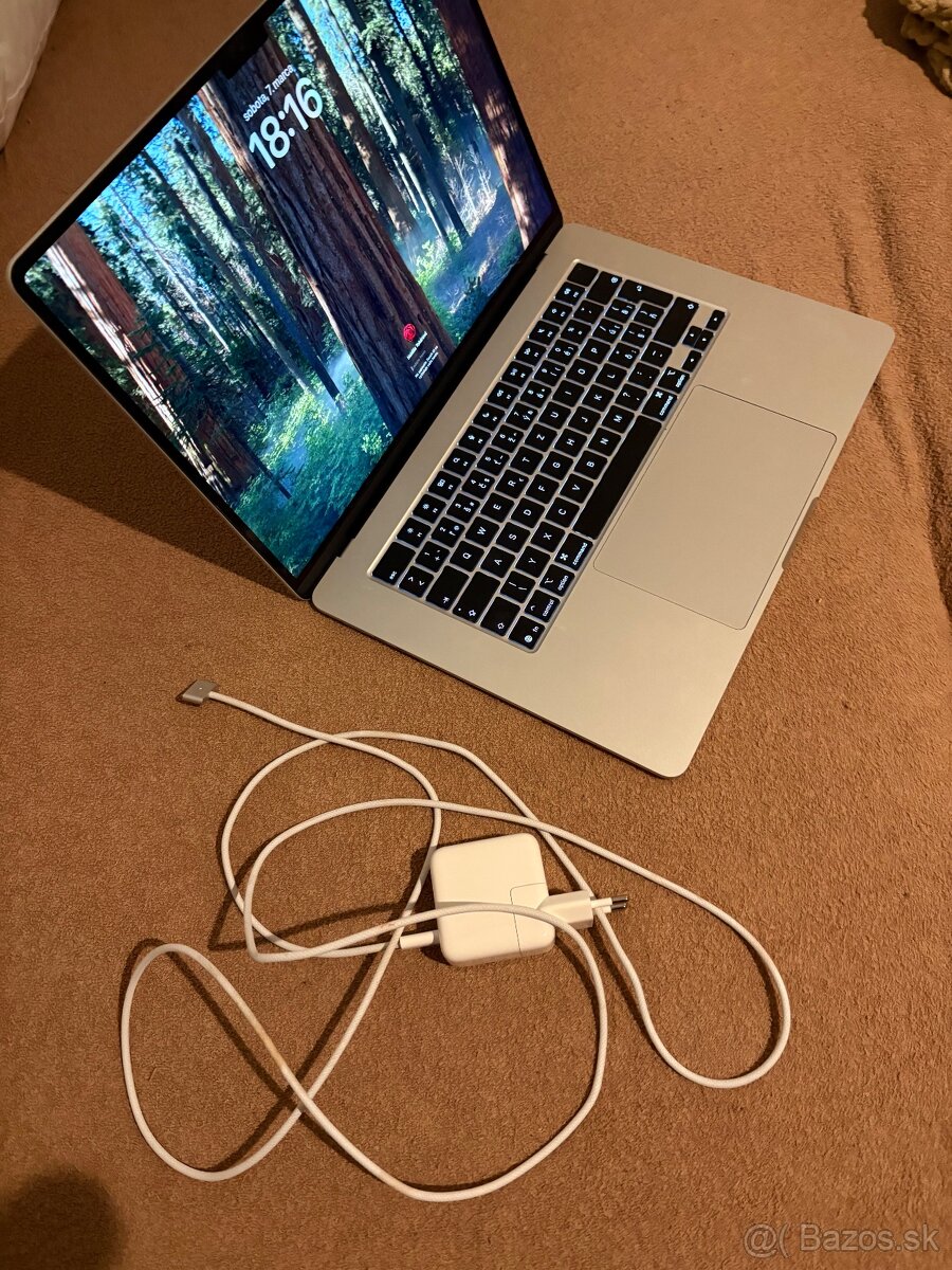 Predám MacBook Air model A3241 - 2