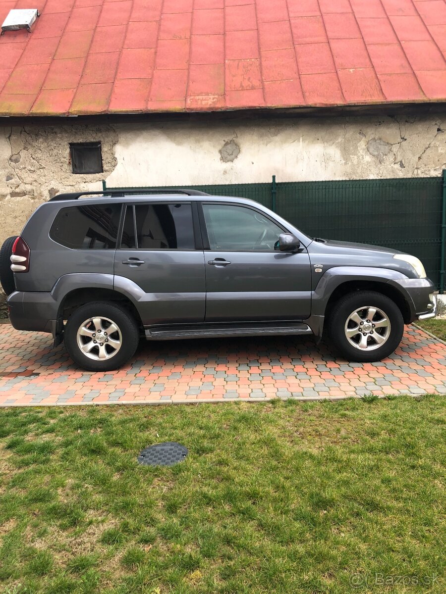 Predám Toyota Land Cruiser J12 3,0 A D-4D 02