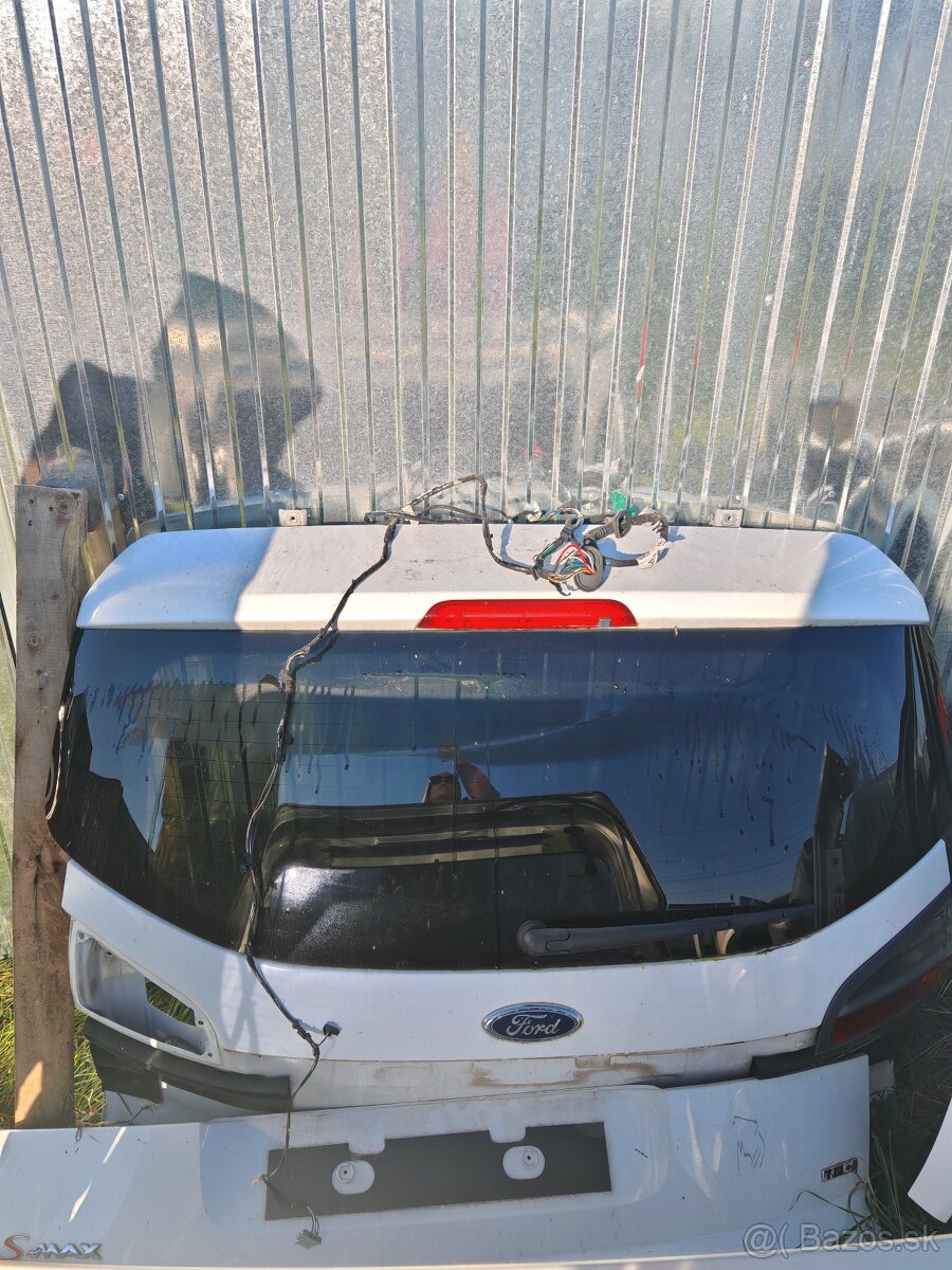 Predám zadné kufrov dvere Ford smax a galaxy - 2