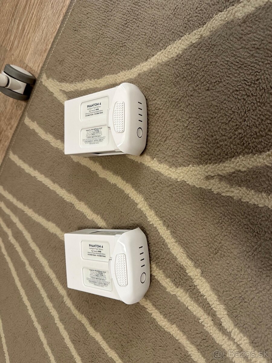 Dron DJI Phantom 4 - 2