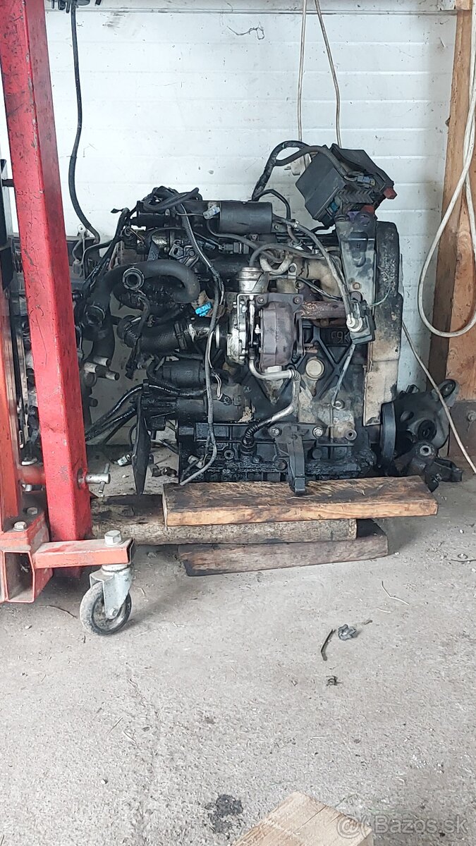 Predám motor 1,9 dci ddis - 2