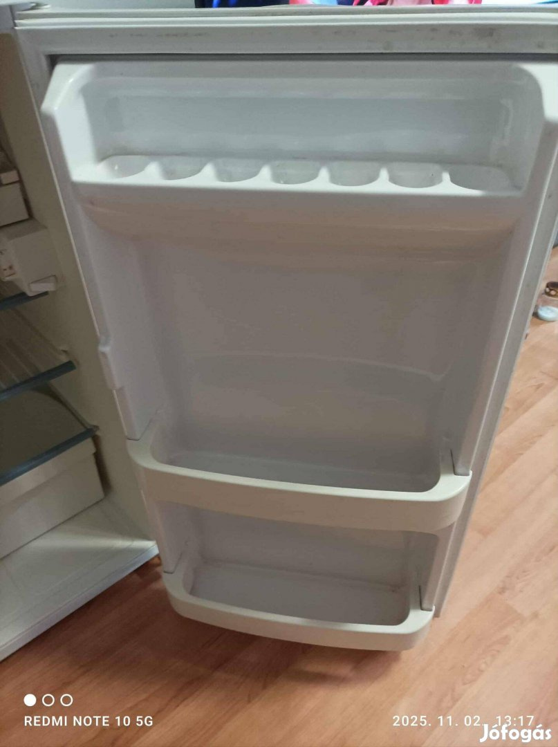 mala chladnička z mrazničkou Whirlpool A+++ - 2