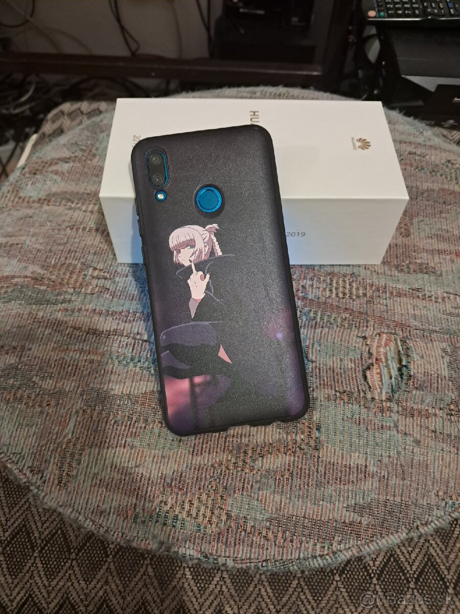 Huawei Psmart 2019 prasknuty display - 2