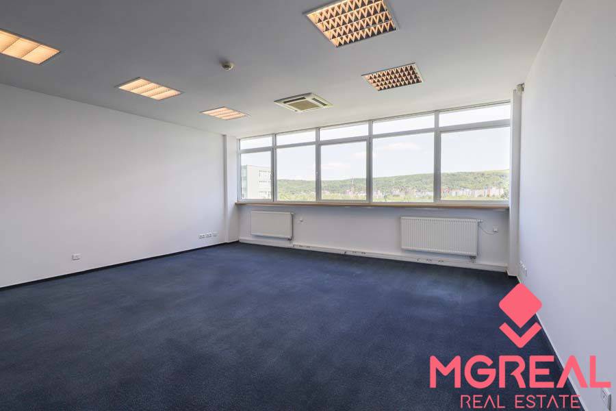 Prenájom kancelárií 627 m2 v Dúbravke. - 2