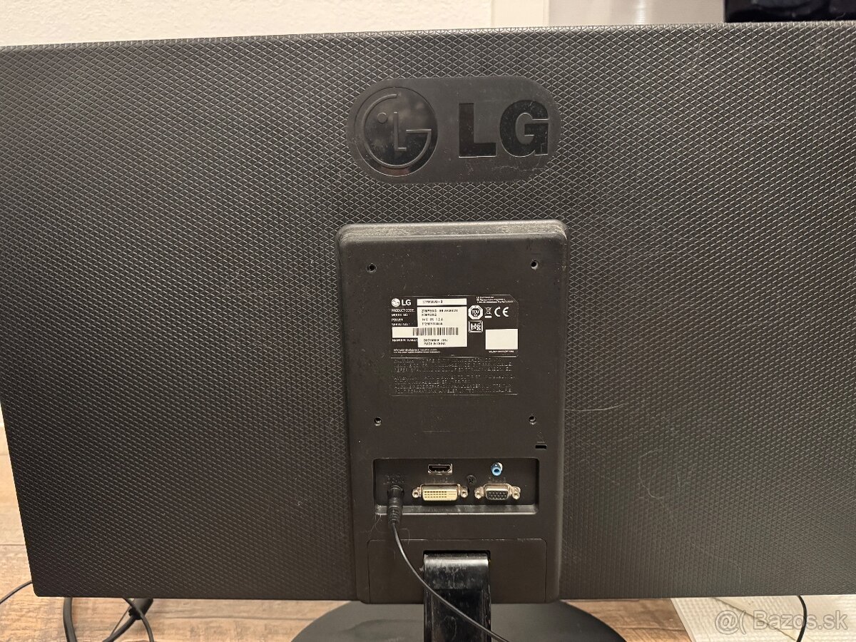 LG 27MP38VQ-B 27" + HDMI kabel v cene - 2