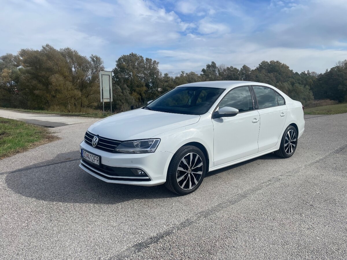 Volkswagen Jetta 1.2 TSI Business - 2