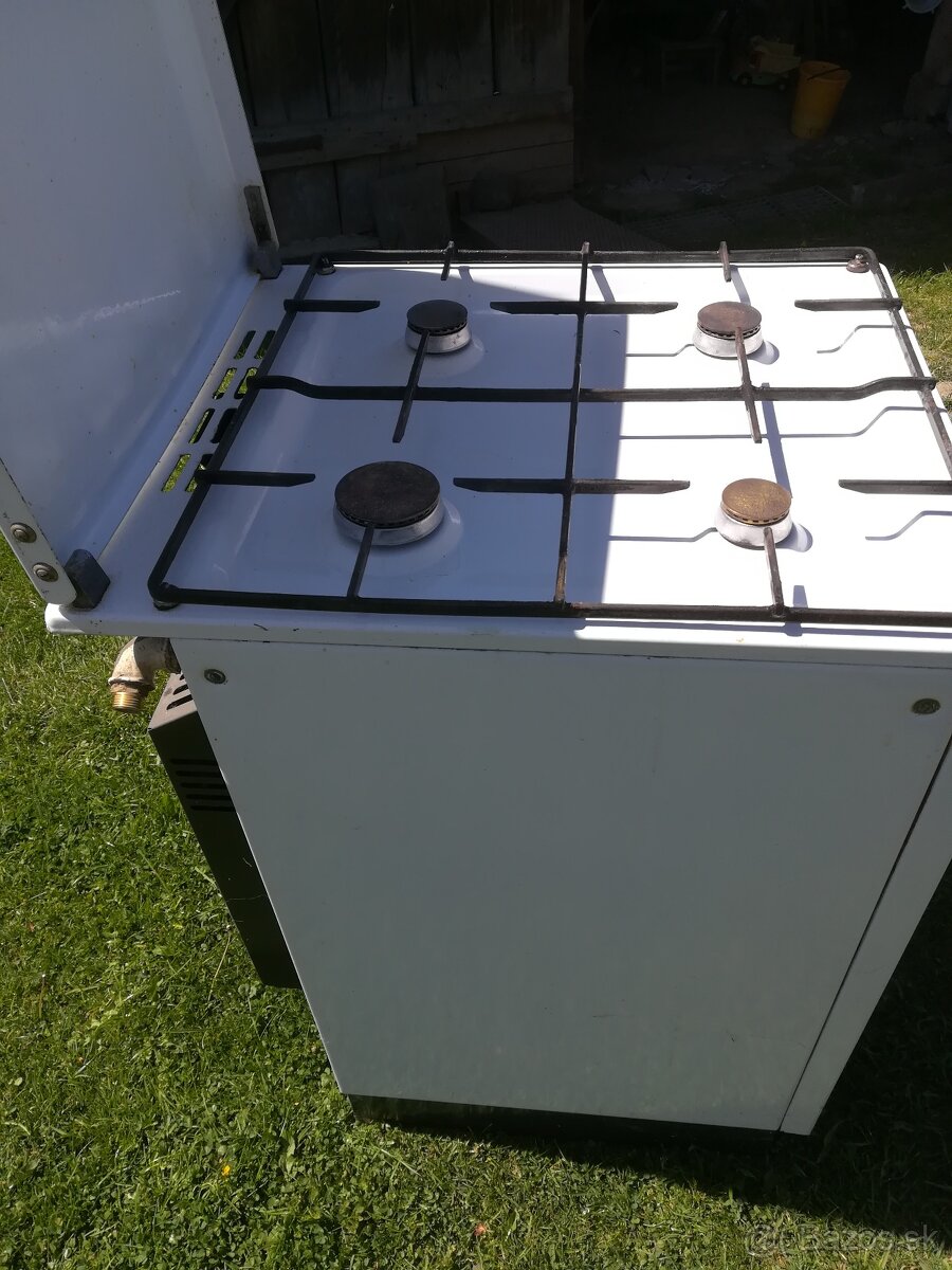 kuchynsky šporák - 2