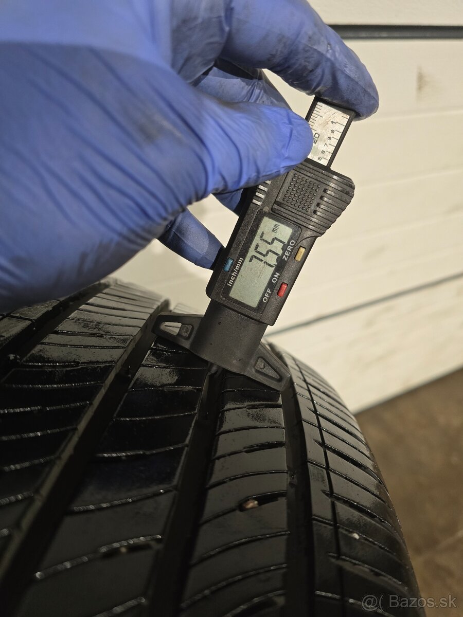 Zánovné Letné Pneu Kumho 215/50 R18 - 2