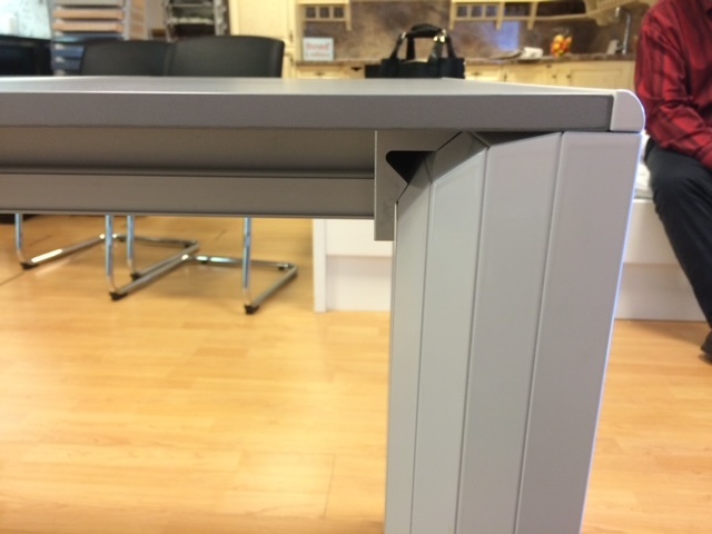 jedálenský stôl - 2