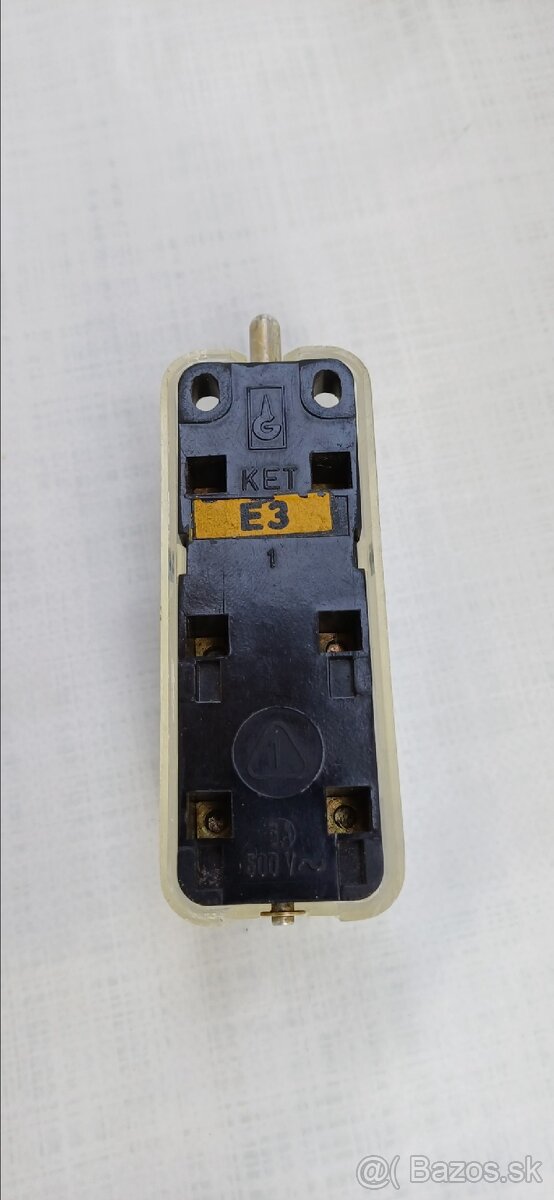 Koncový spínač bakelitový - 2