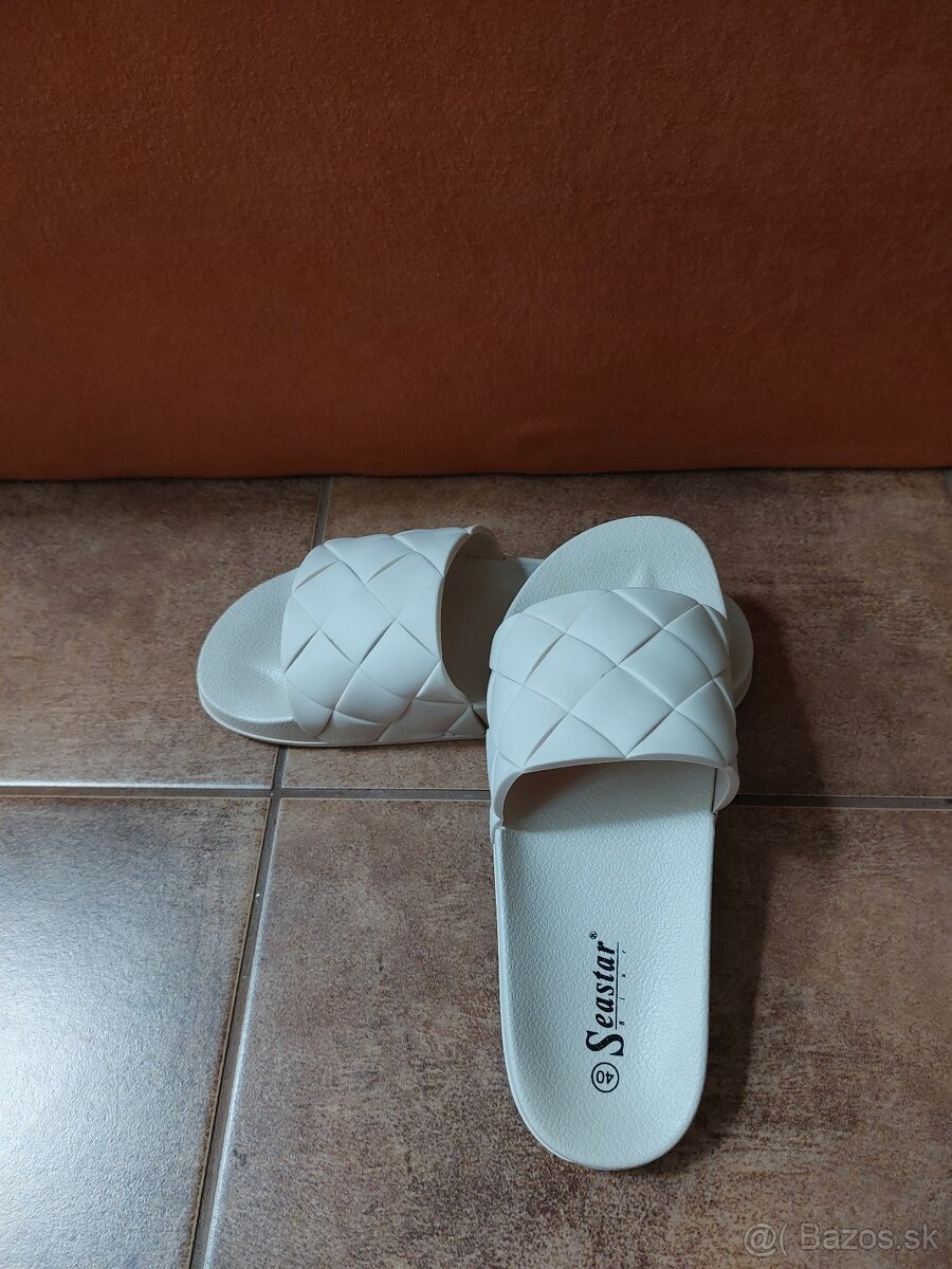 Gumené šľapky-NOVÉ - 2