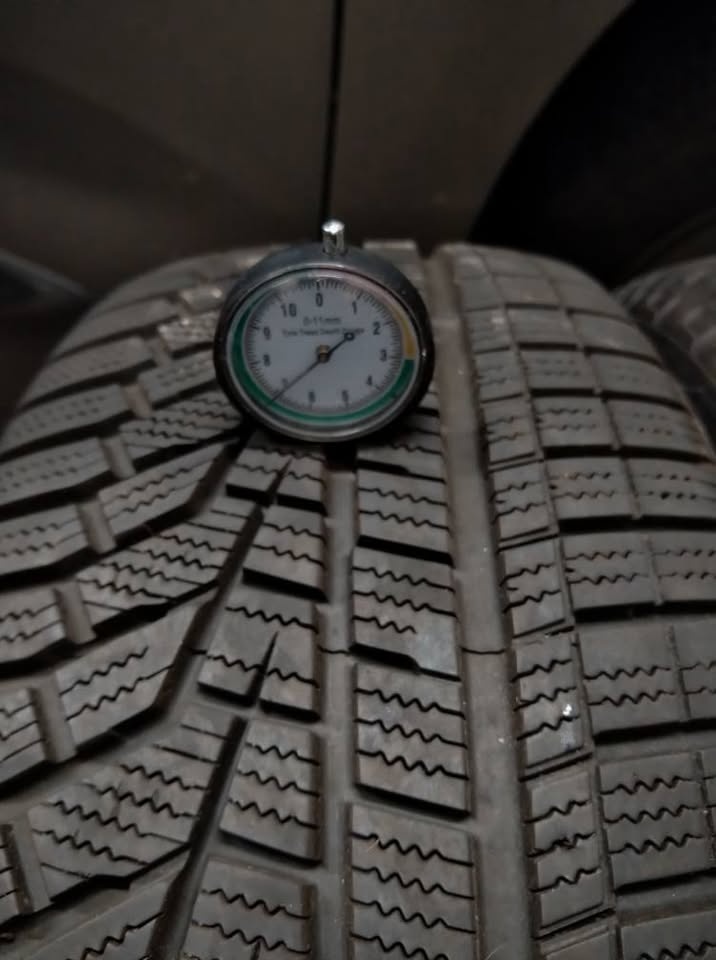 225/55 17 zimné + alu BMW. - 2