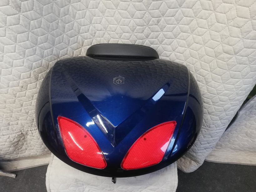 Moto kufor top case PIAGGIO - 2