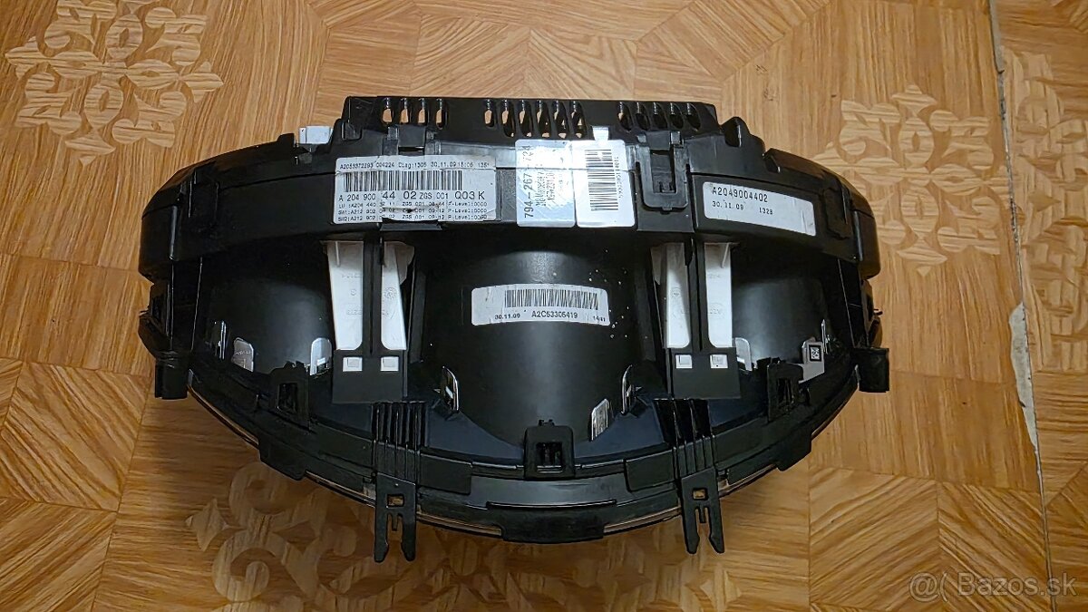 Budíky, mercedes w204 od 2007 - 2