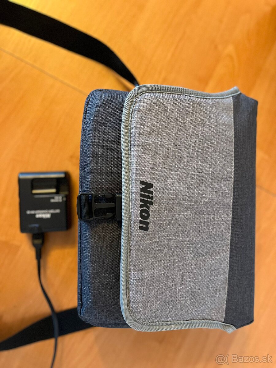 Nikon 1 V1 - 2