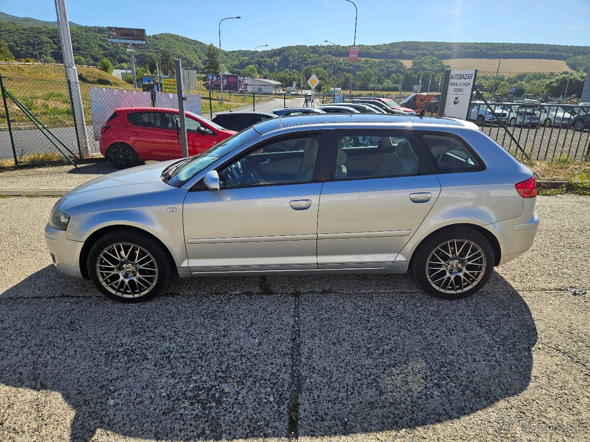 Audi A3 Sportback 2.0 FSI Attraction tiptronic - 2