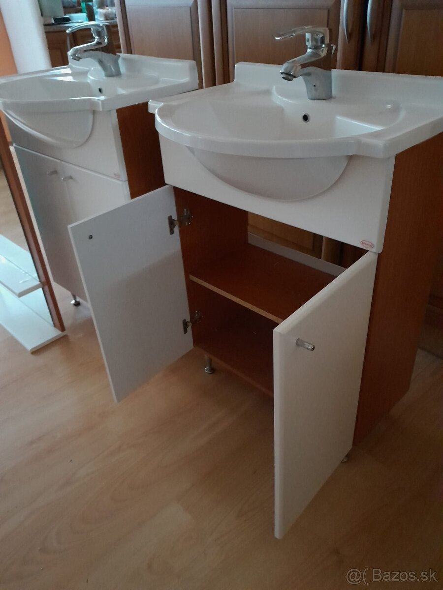 Kúpelňová skrinka s umývadlom a zrkadlom - 2