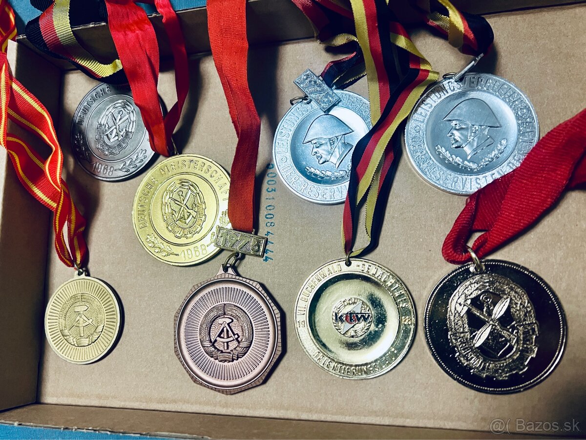 DDR medaile kovové - 2