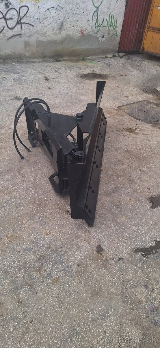 Hydraulicka radlica na smykom riadený nakladac - 2