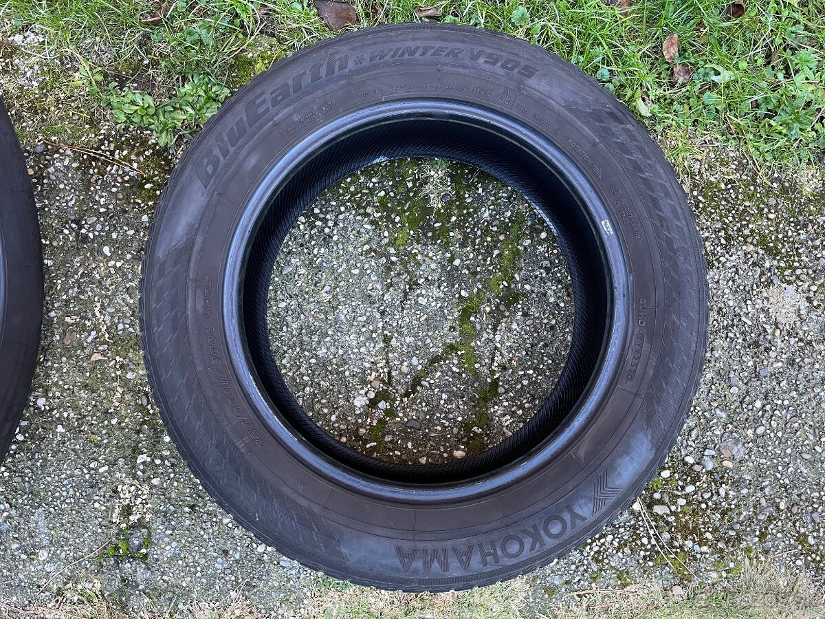 Yokohama BluEarth Winter 225/60/r18 - 2