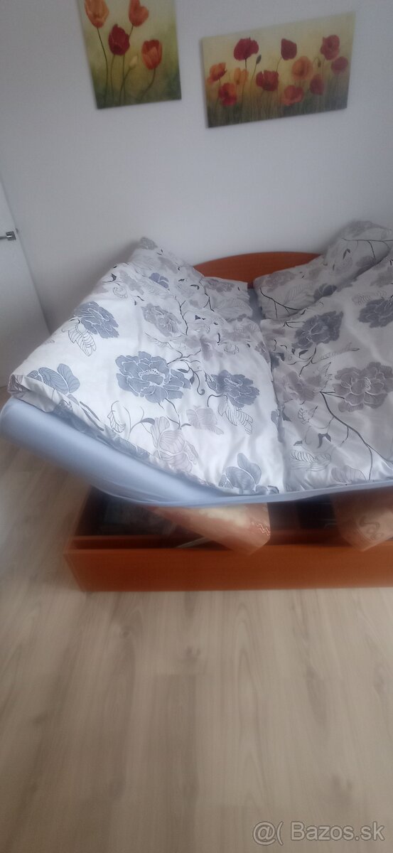 Posteľ+ nočné stoliky - 2