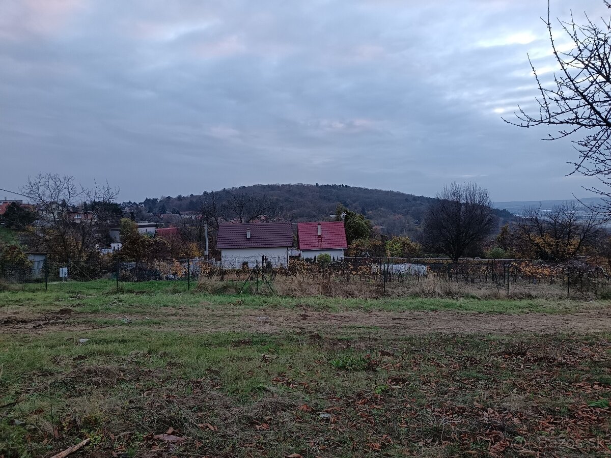 Predaj stavebného pozemku 1945 m2 Nitra Zobor - 2