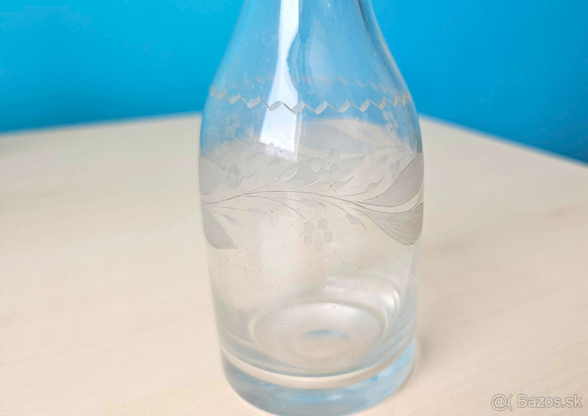 Retro sklenená fľaštička / vázička, Československo, 14,5 cm - 2