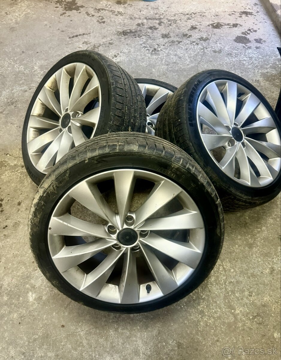 Disky s pneu 235/40 R18 - 2