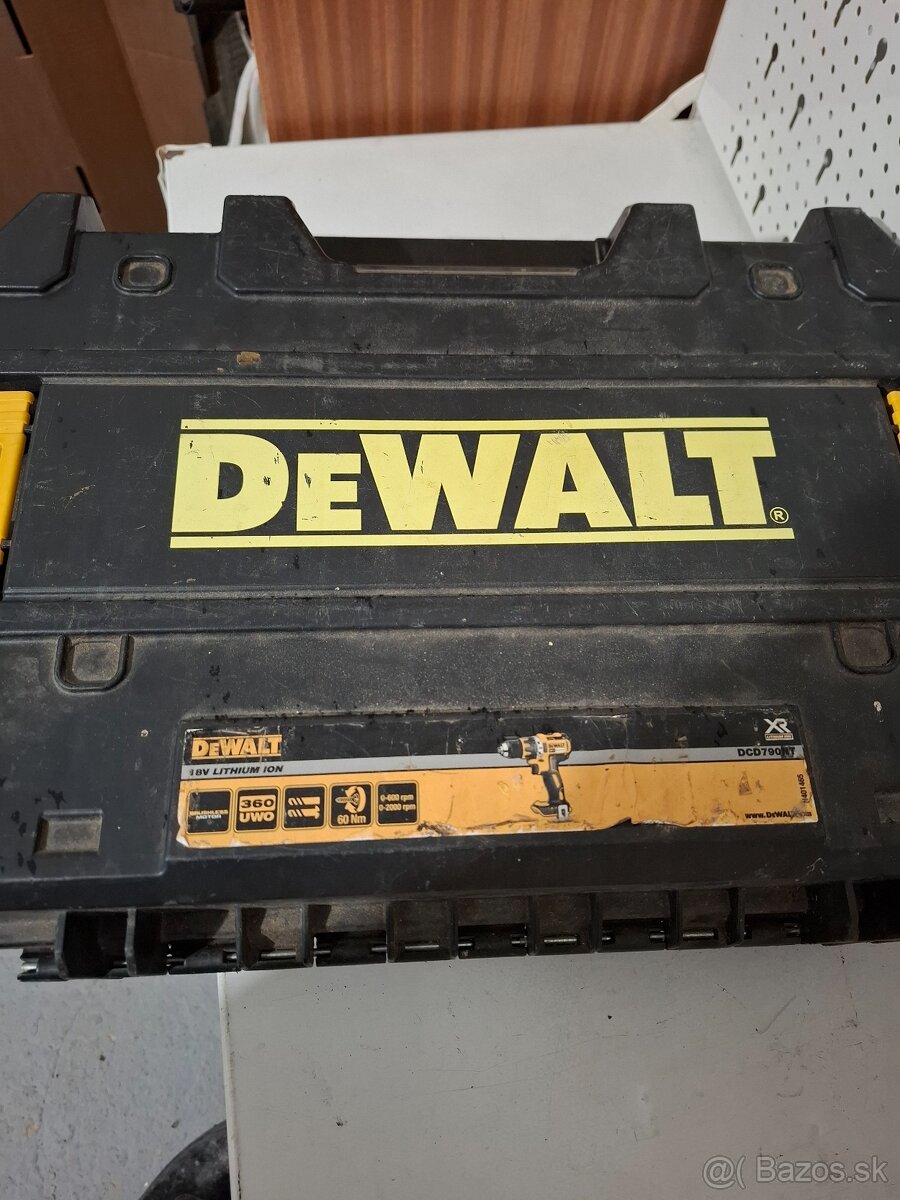 Kufor dewalt tstak na naradie - 2