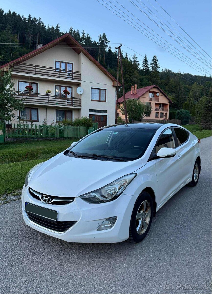 Hyundai Elantra - 2