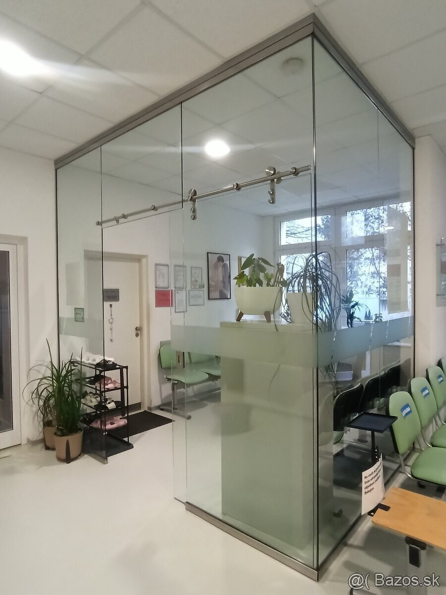 Predám Veĺkú Sklenenú Stenu v Tvare L. - 2