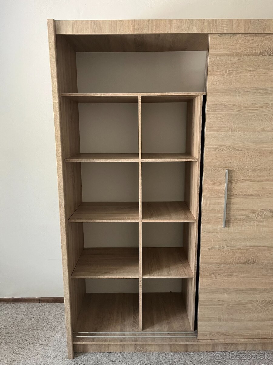 Skriňa so zrkadlom - 2
