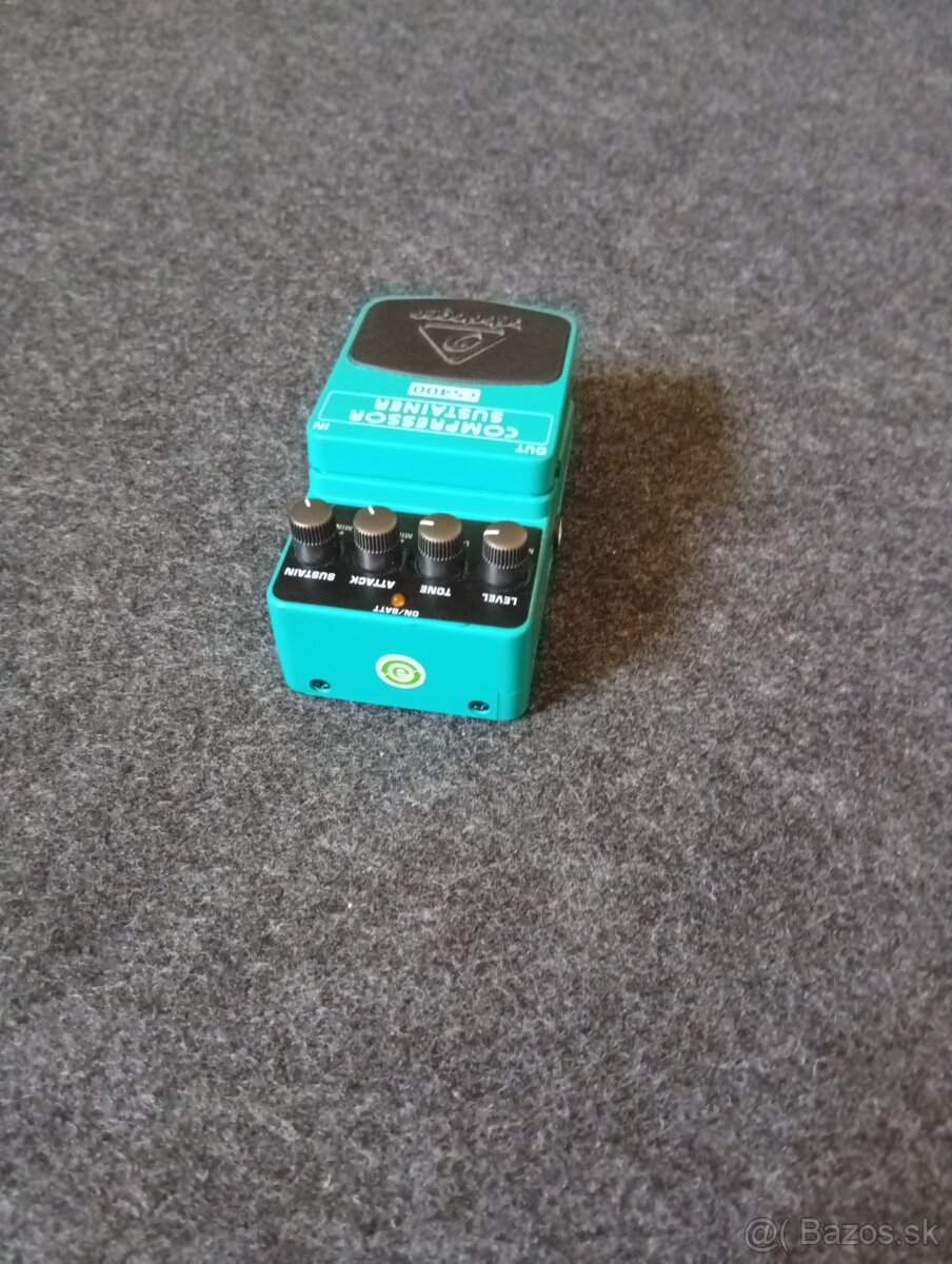 Behringer CS400 Gitarový efekt - 2