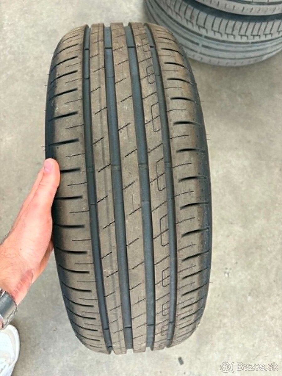Goodyear EffcientGrip Perfomance 205/55 R17 91V - 2