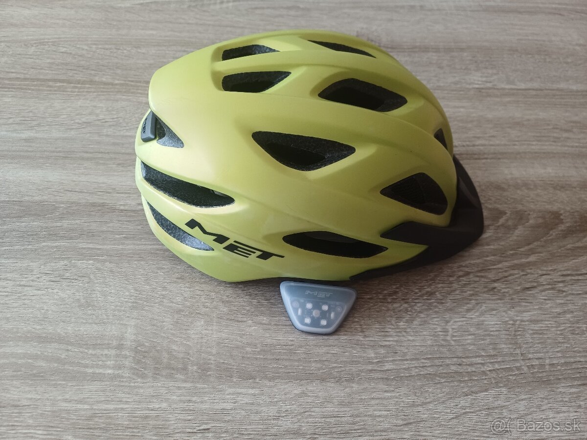 Prilba MET CROSSOVER (M/52-59 cm) - 2