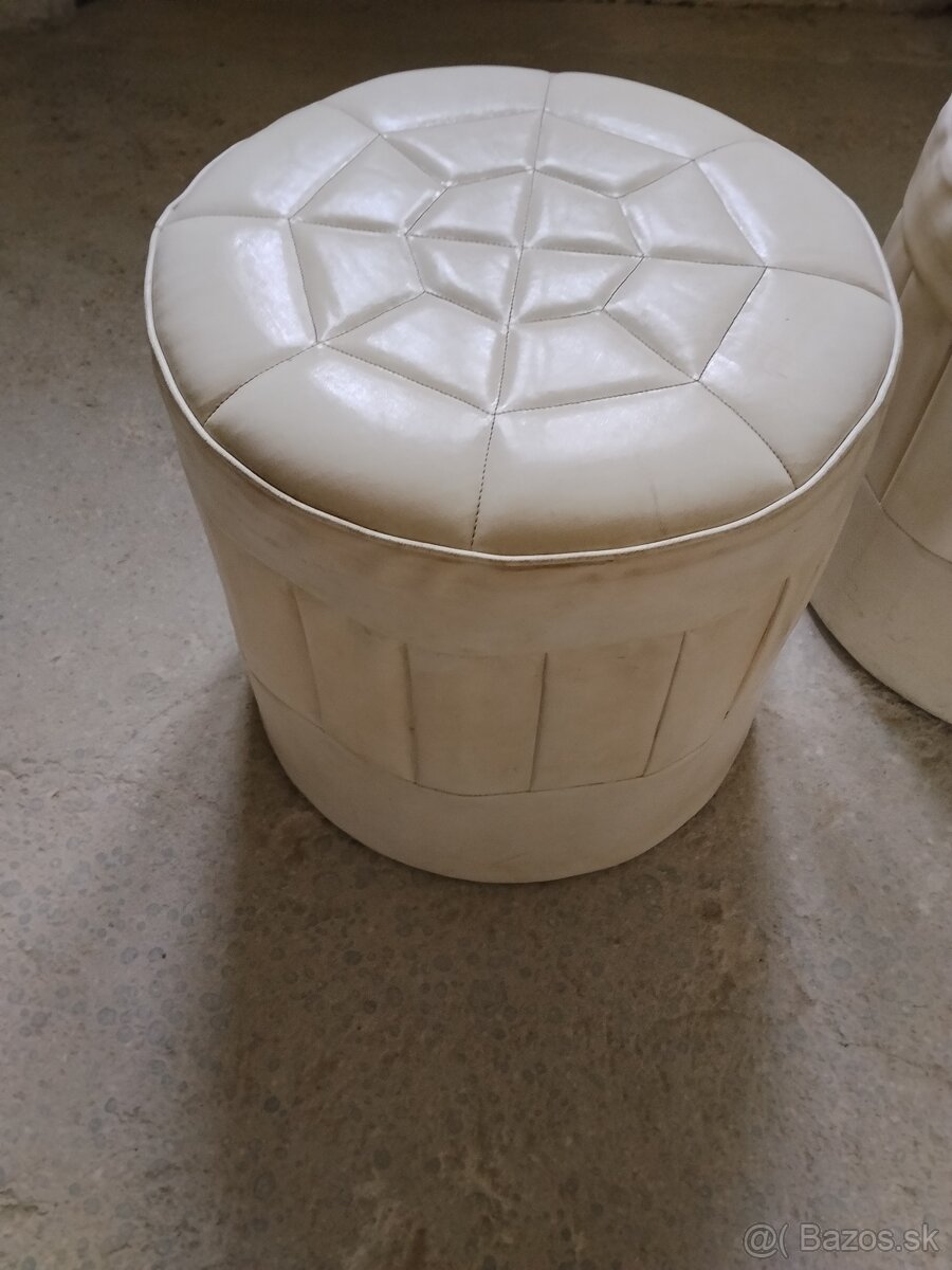 Predam 2x taburetku.Nitra a okolie možnosť dovozu. - 2