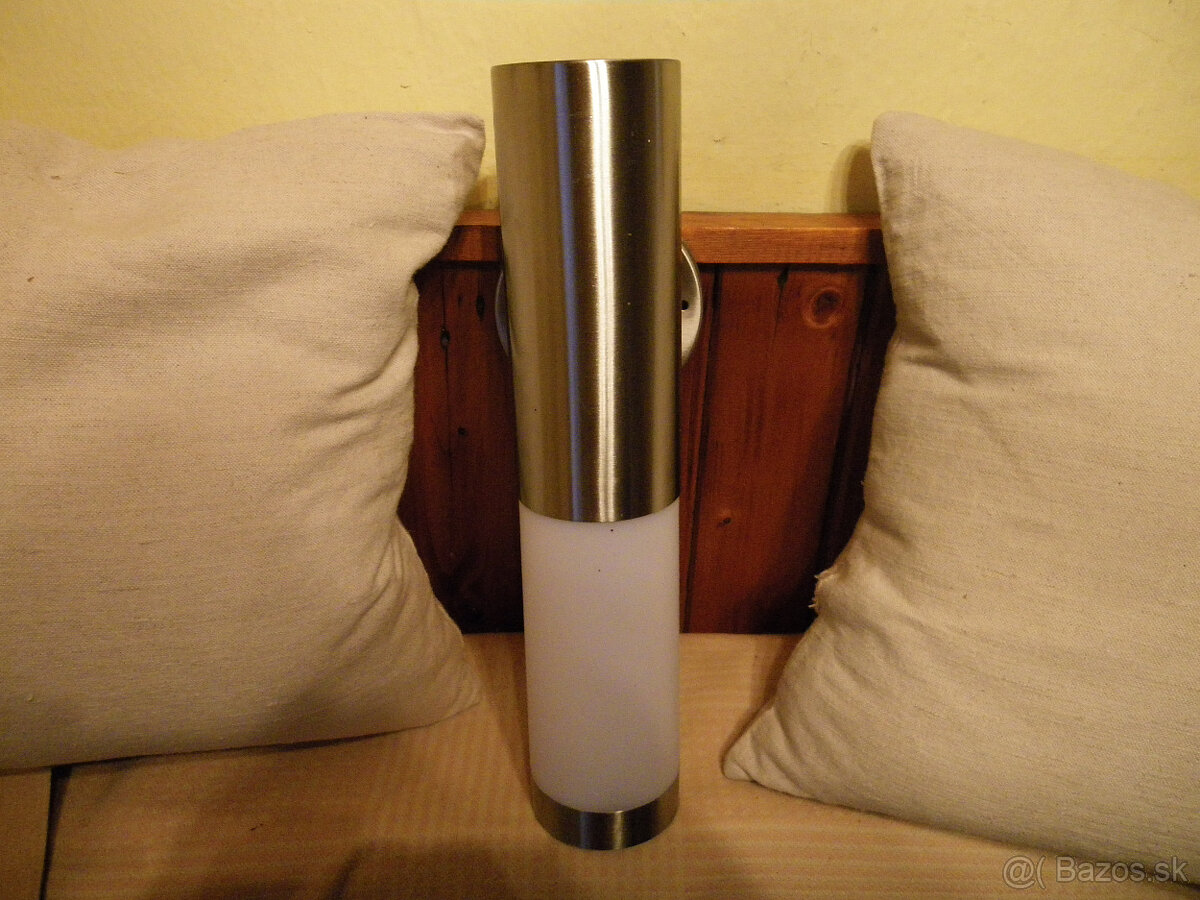 Solárna lampa aj na von - 2