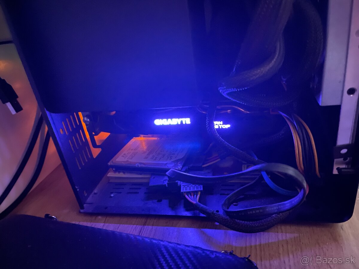 Intel pentium G4500 3.5 Ghz, RX570 4Gb Ram 8Gb 250Gb SSD - 2