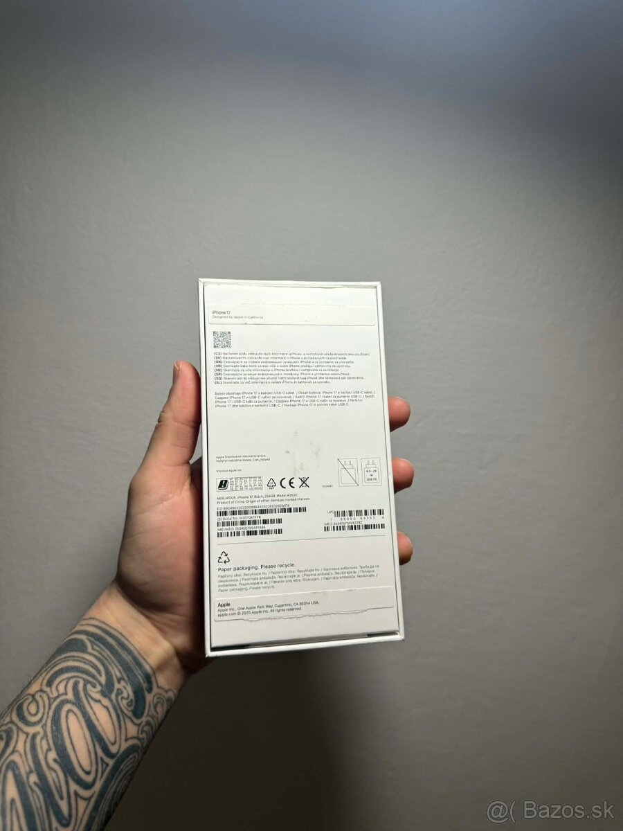 Apple iPhone 17 256GB Black - 2