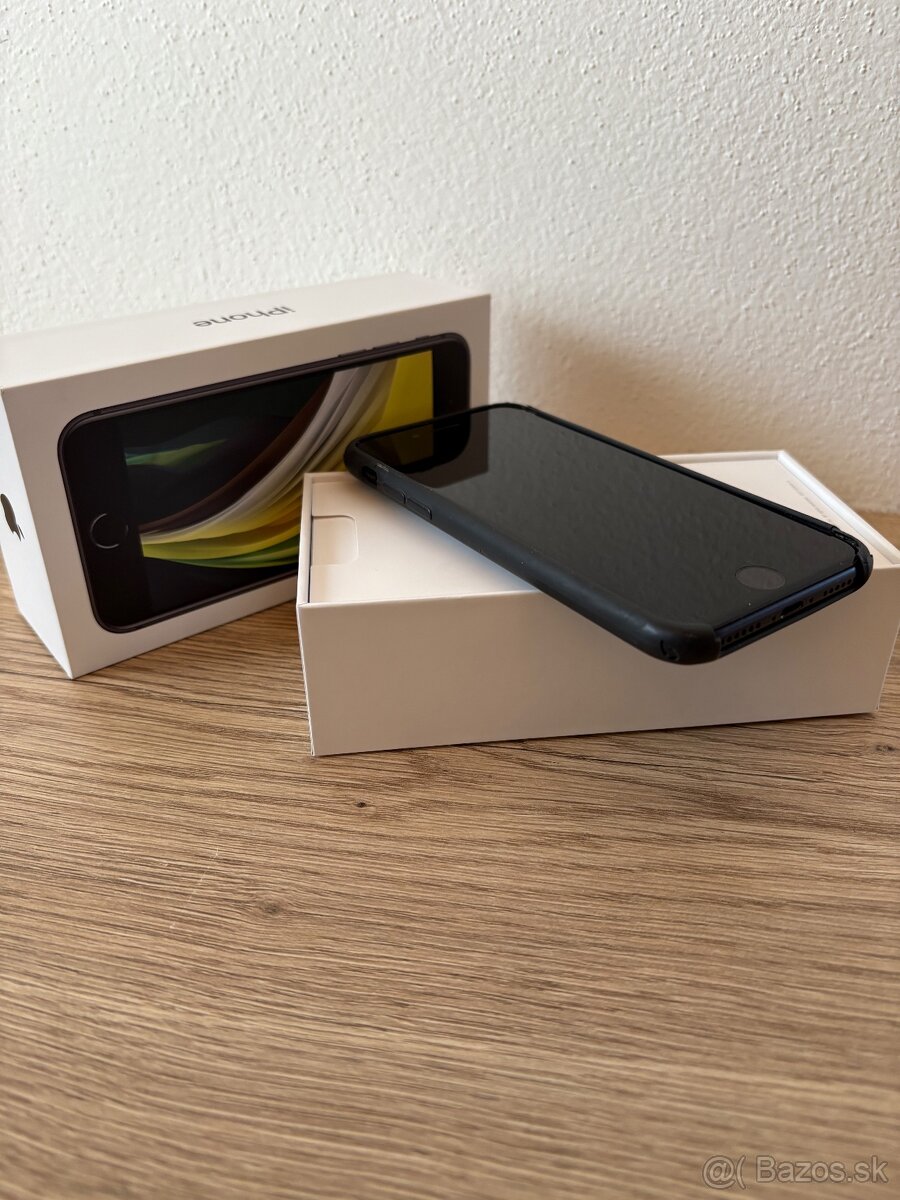 Predám Apple iphone SE 2020 64GB v top stave - 2