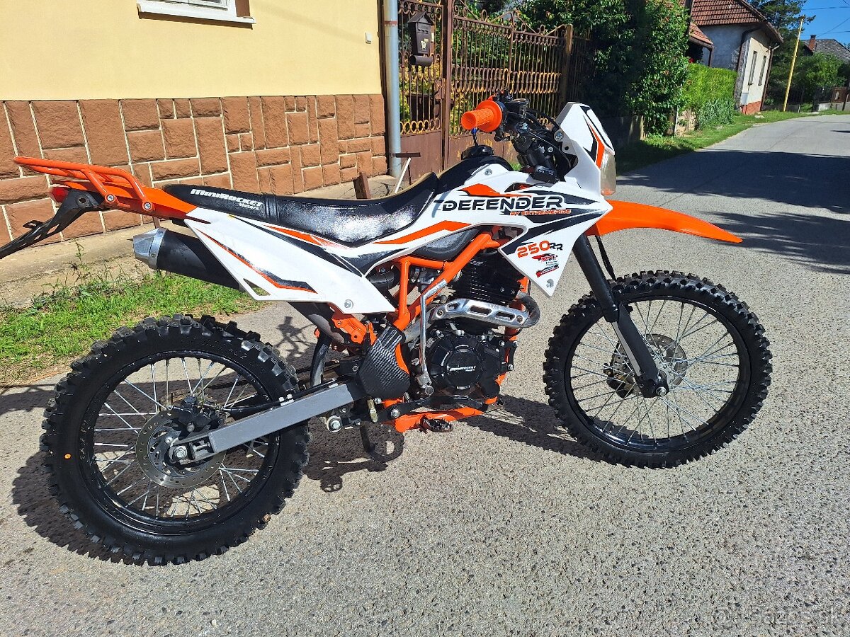 Defender 250 RR - 2