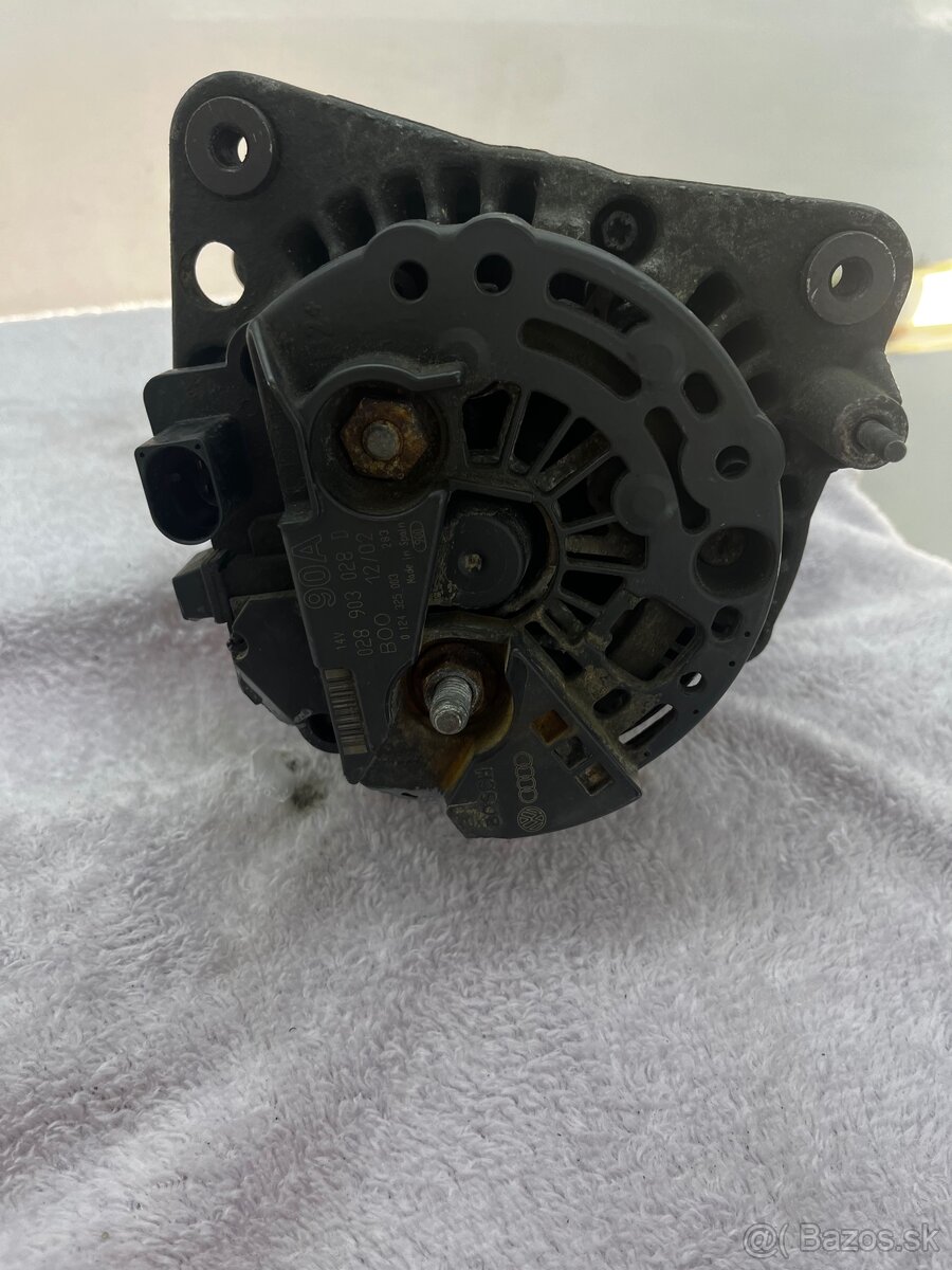 Alternátor Seat Leon 1,6- 16V 028 903 028D - 2