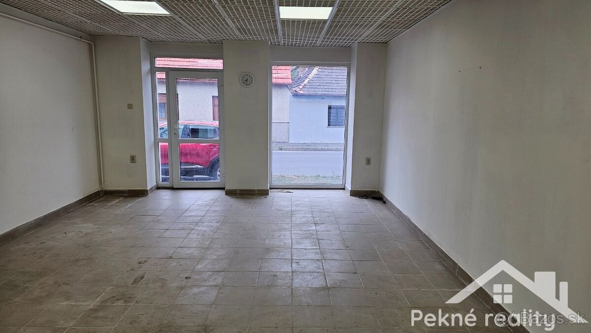 Prenájom obchodného priestoru v Krupine - centrum - 2