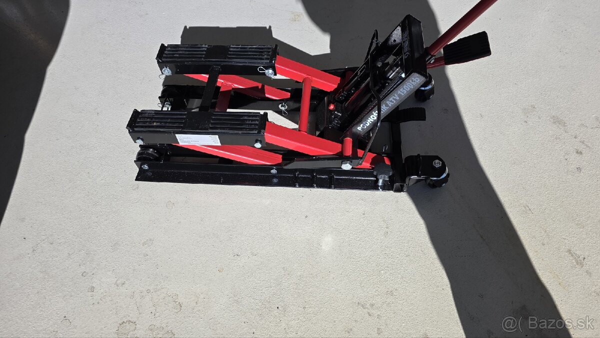 Zdvihák na ATV moto a iné