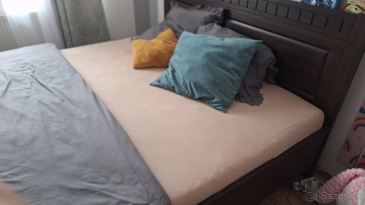 Drevena postel 200x180 - 2
