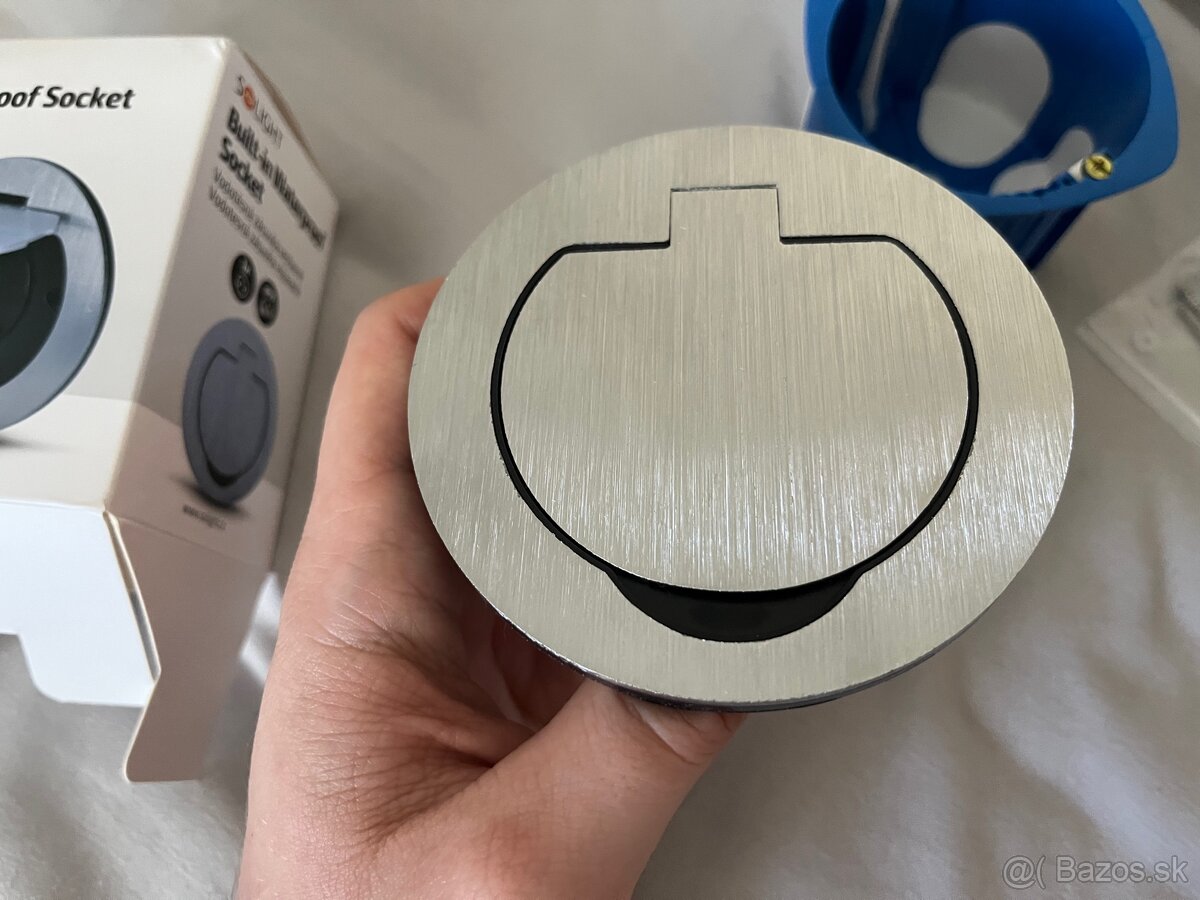 Vstavaná zásuvka Solight nová - 2