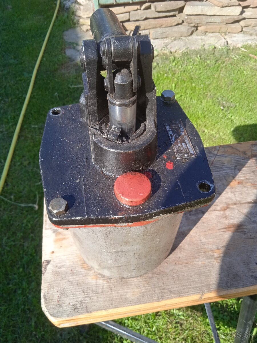 Hydraulická olejová pumpa - 2