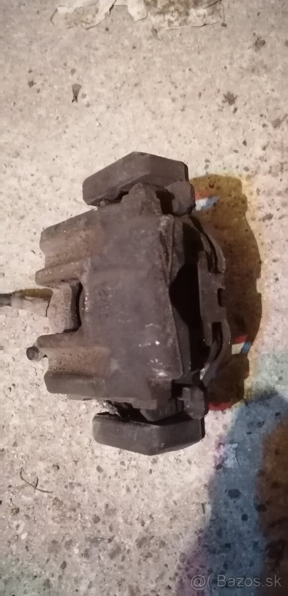 Brzdový strmeň BMW E60 / E61 – funkčný, originál, 535d - 2