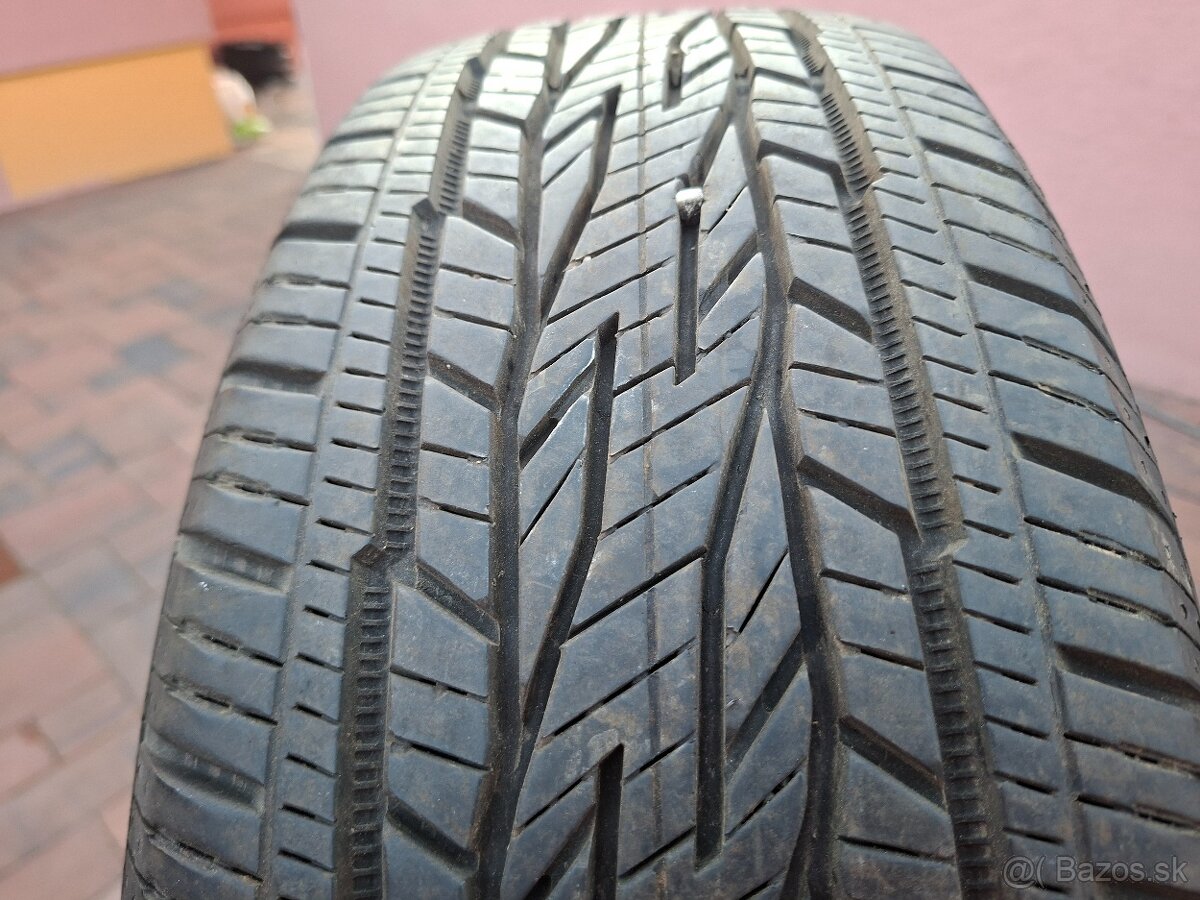 Predám celoročné pneu. Continental--215/65/16-98H - 2