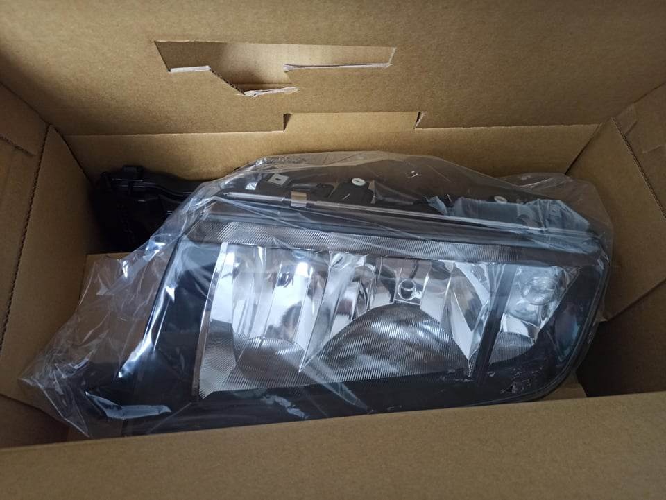 Predam predné svetlá Škoda Fabia 1 - 2